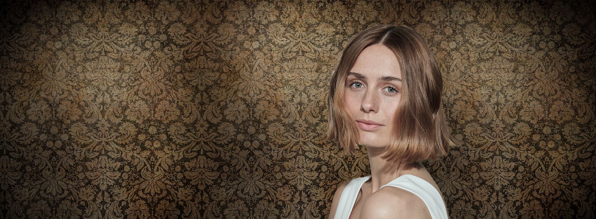 Frau Haarschnitt kurz, blond, 